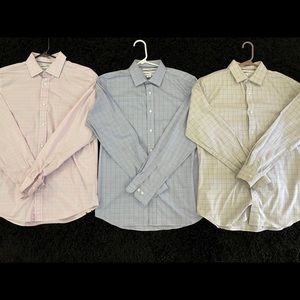 Set of 3 Old Navy long sleeve button up shirts.